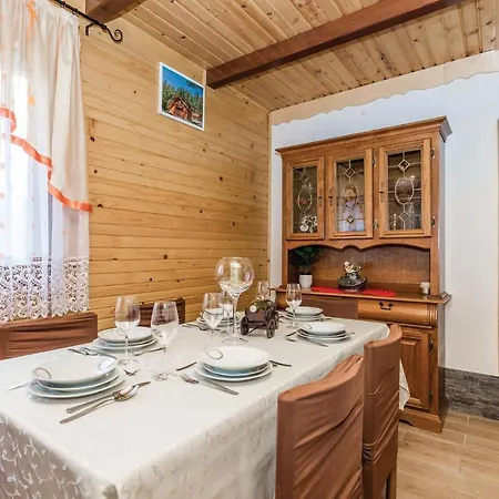 Lovely In Vrbovsko With Kitchen * Jablan
